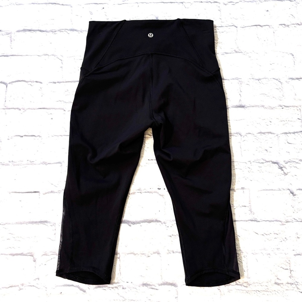Lululemon Mid Rise Black Cropped Leggings Size 8